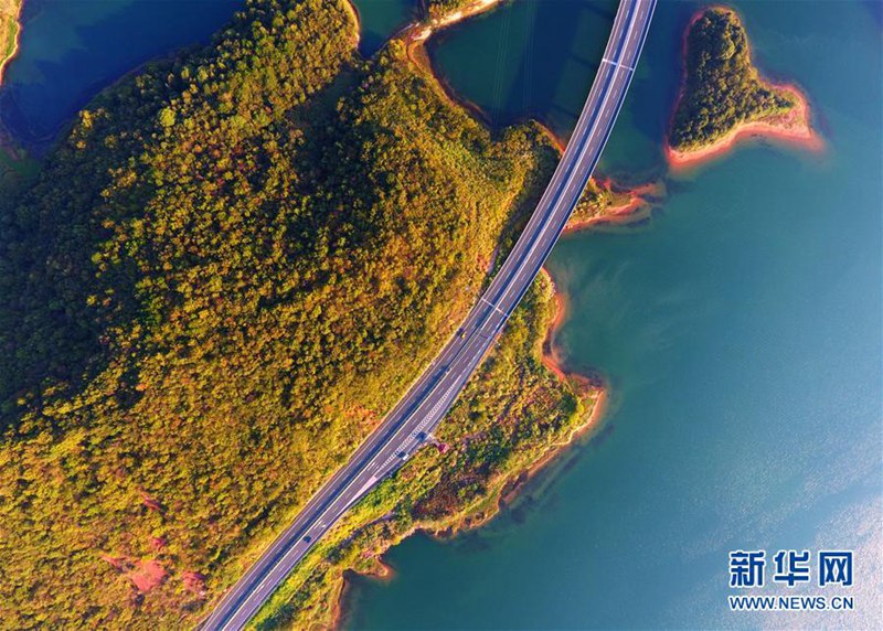 Sch?ne Herbstlandschaft im Lushan-Gebirge