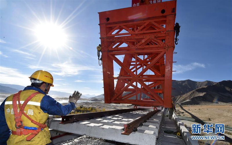 Die Sichuan-Tibet-Eisenbahn steigt vom Sichuan-Becken bis zum 