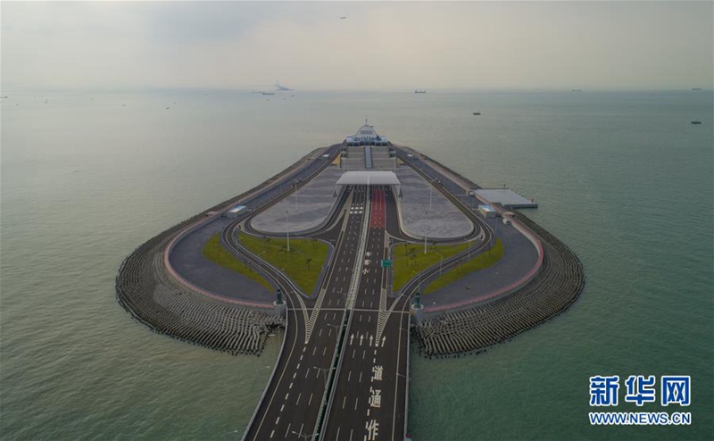 Hongkong-Zhuhai-Macao-Brücke in Betrieb genommen