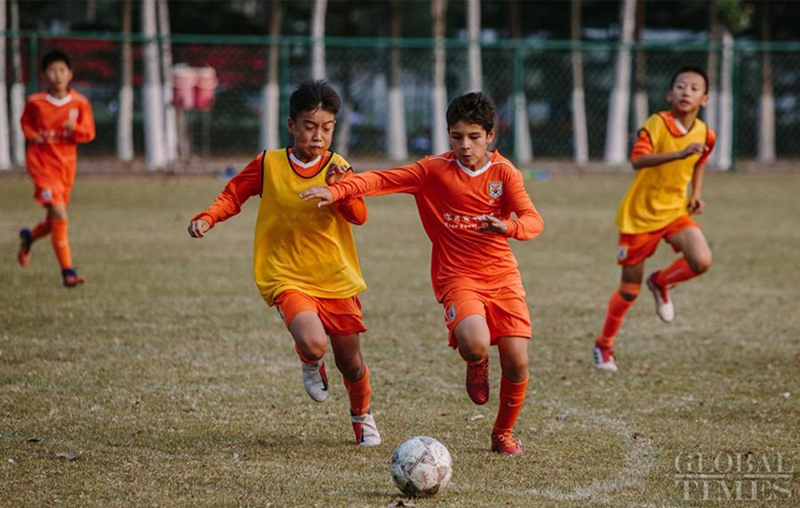 Ein Tag in der Shandong Luneng Fu?ballschule