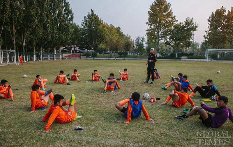 Ein Tag in der Shandong Luneng Fu?ballschule