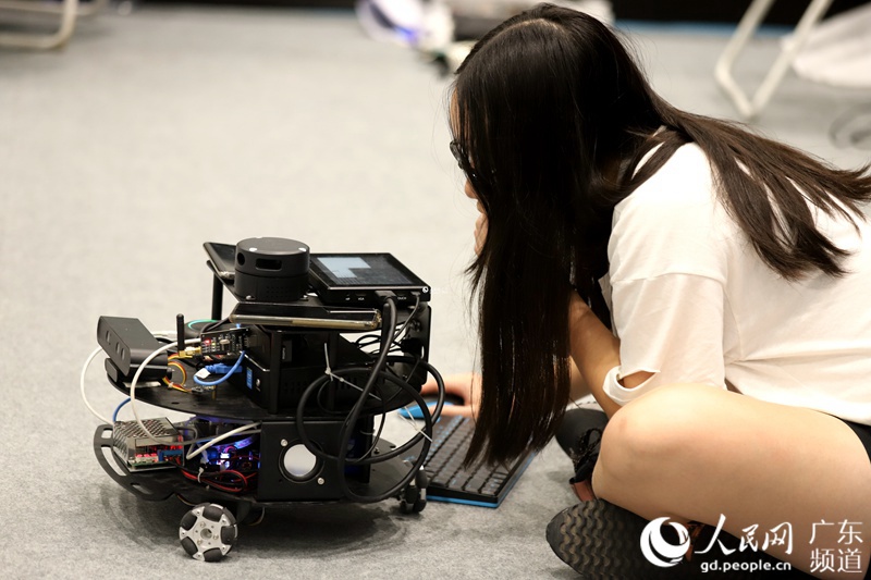 Chinas Nationaler Roboter-Wettbewerb in Guangdong er?ffnet
