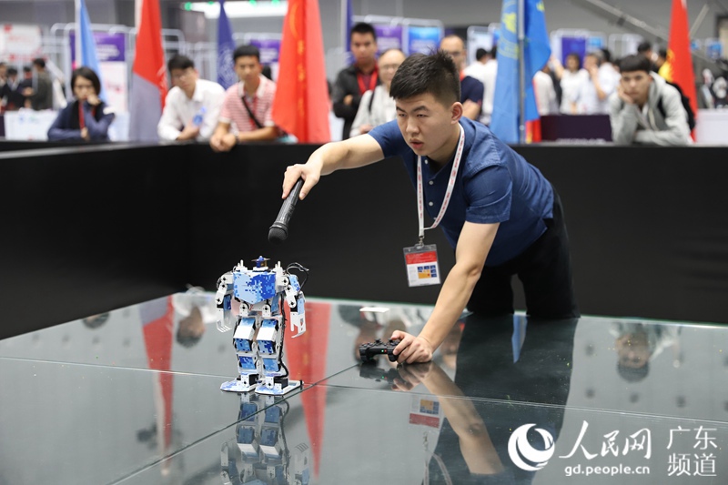 Chinas Nationaler Roboter-Wettbewerb in Guangdong er?ffnet