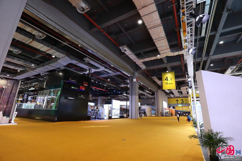 CIIE: Blick in die Hallen für intelligente High-End-Ausrüstung