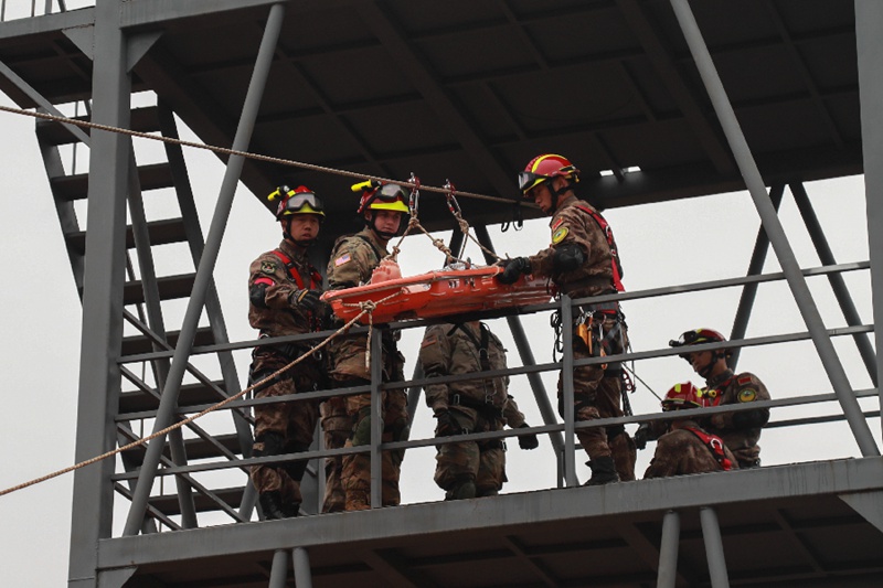 China und Amerika üben humanit?re Hilfe und Katastrophenbek?mpfung