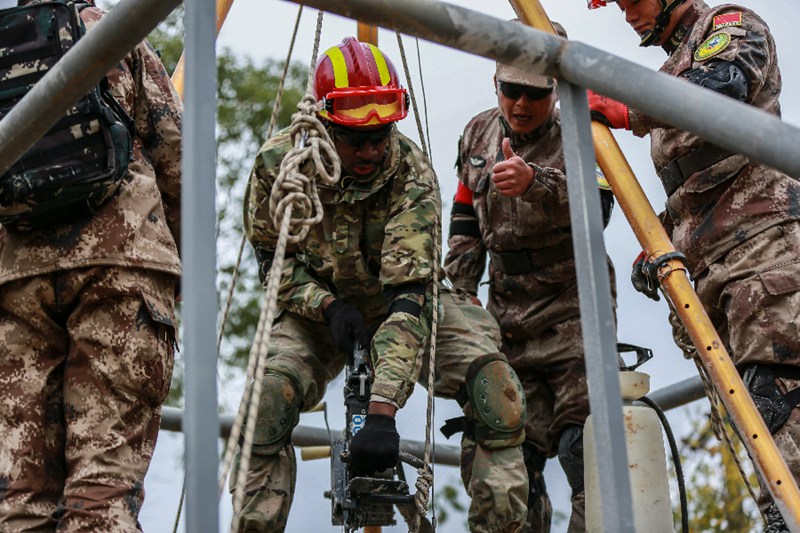 China und Amerika üben humanit?re Hilfe und Katastrophenbek?mpfung