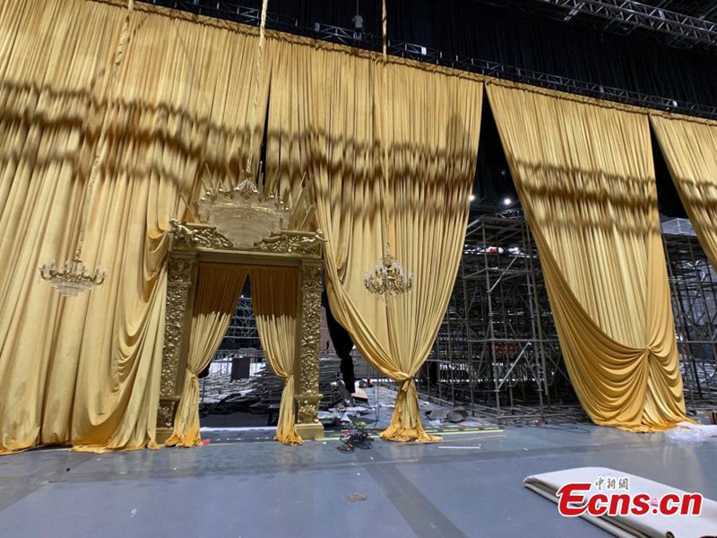 Italienische Modemarke D & G sagt Show aufgrund rassistischer Bemerkungen ab