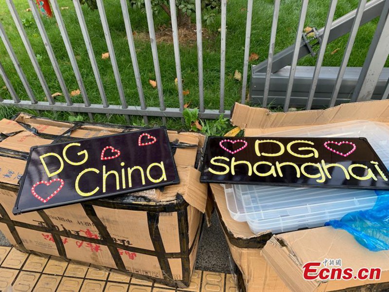 Italienische Modemarke D & G sagt Show aufgrund rassistischer Bemerkungen ab