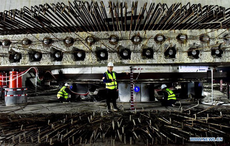 Drehkonstruktion an Xuzhou-Lanzhou-Eisenbahnbrücke abgeschlossen