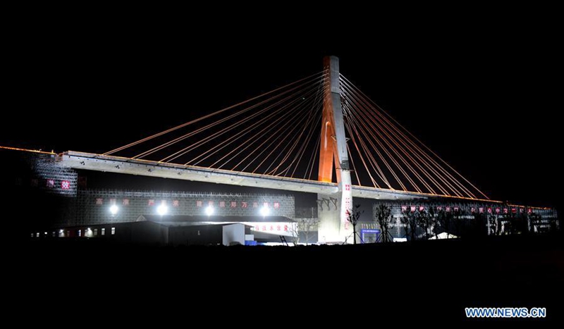 Drehkonstruktion an Xuzhou-Lanzhou-Eisenbahnbrücke abgeschlossen