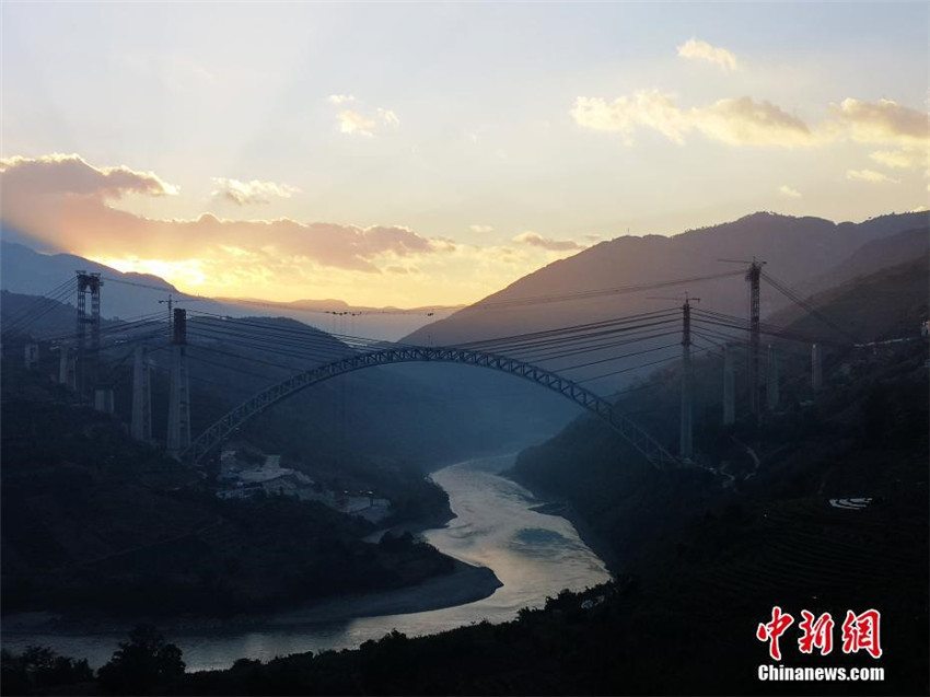 Eisenbahnbrücke mit der l?ngsten Spannweite der Welt