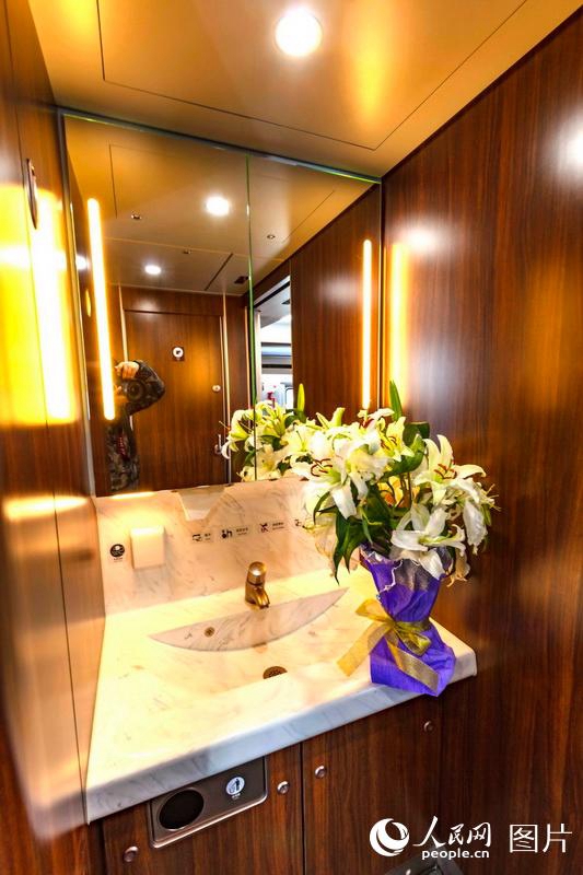 Neue Modelle des ?Fuxing“-Hochgeschwindigkeitszuges vorgestellt