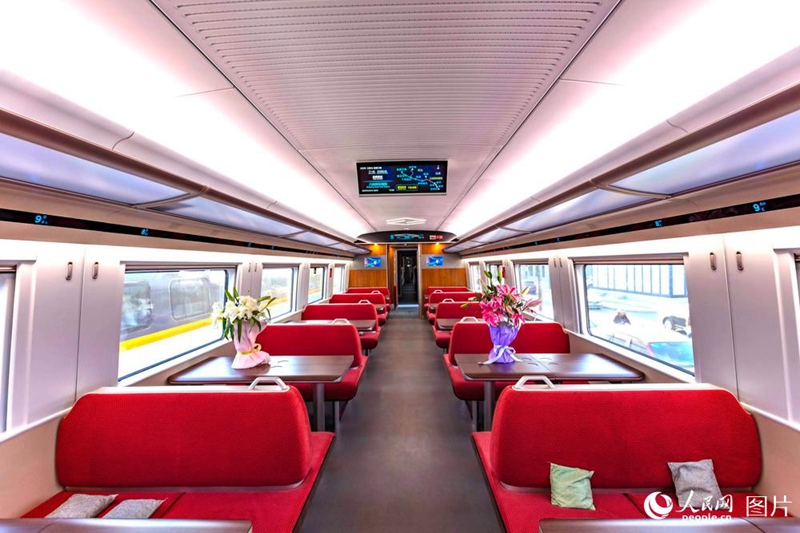 Neue Modelle des ?Fuxing“-Hochgeschwindigkeitszuges vorgestellt