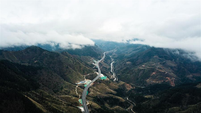 Autobahn Libo-Rongjiang für Verkehr freigegeben