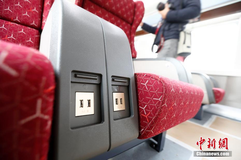 Autonome Stadtbahn verbindet Daxing-Flughafen mit dem Beijinger Stadtzentrum