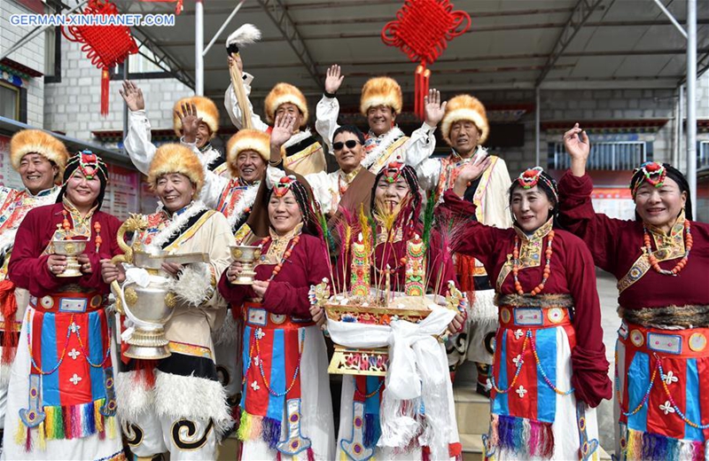 Tibetaner feiern Losar und Frühlingsfest