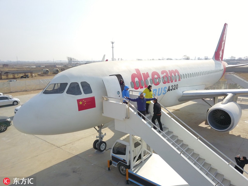 Handgefertigter Airbus A320 in Liaoning pr?sentiert