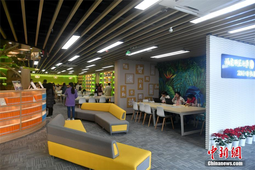 24-Stunden-Bibliothek mit Schlafkabinen