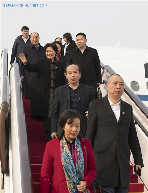 Mitglieder des 13. Landeskomitees der PKKCV treffen in Beijing ein