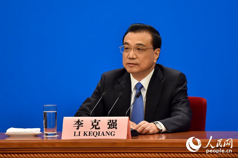 Ministerpr?sident Li Keqiang stellt sich der Presse