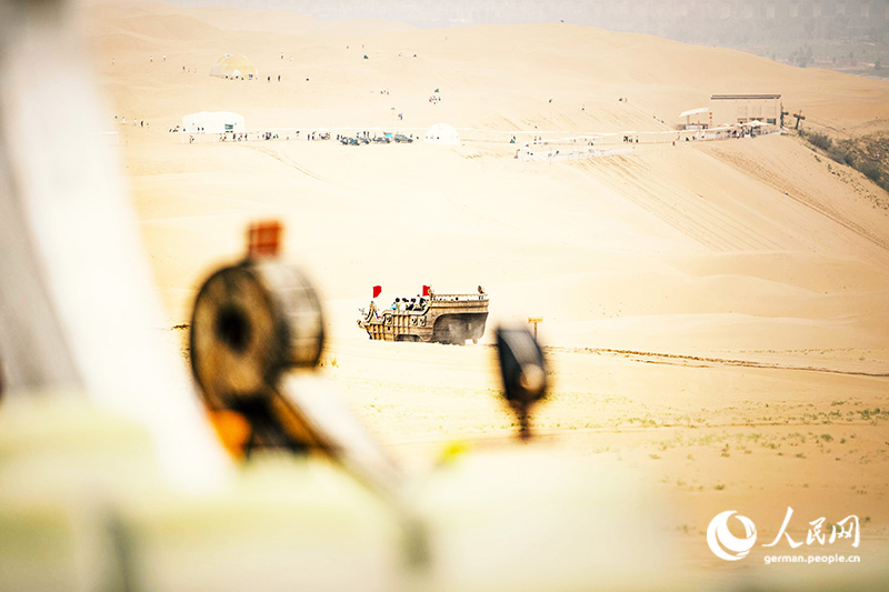 Innere Mongolei: Skurriler Touristenort in der Kubiqi-Wüste