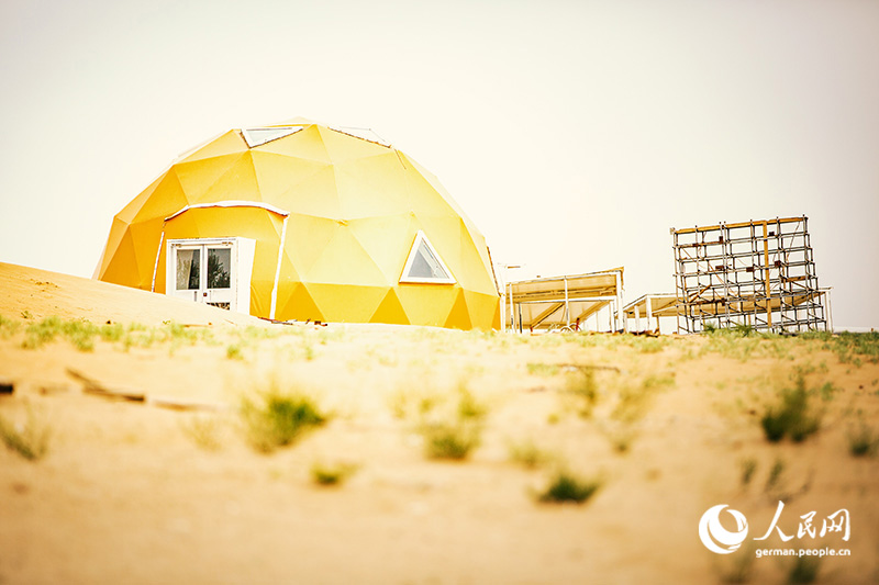 Innere Mongolei: Skurriler Touristenort in der Kubiqi-Wüste