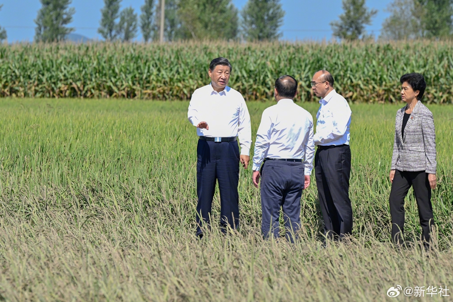Xi Jinping besucht vom Hochwasser betroffene Dorfbewohner in der nordostchinesischen Provinz Heilongjiang