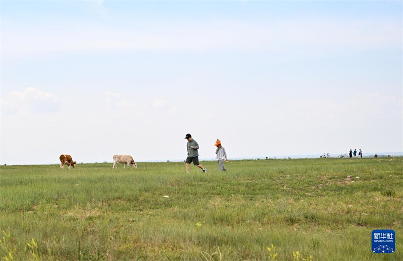 Hohhot: Chilechuan-Steppe zieht zahlreiche Touristen an