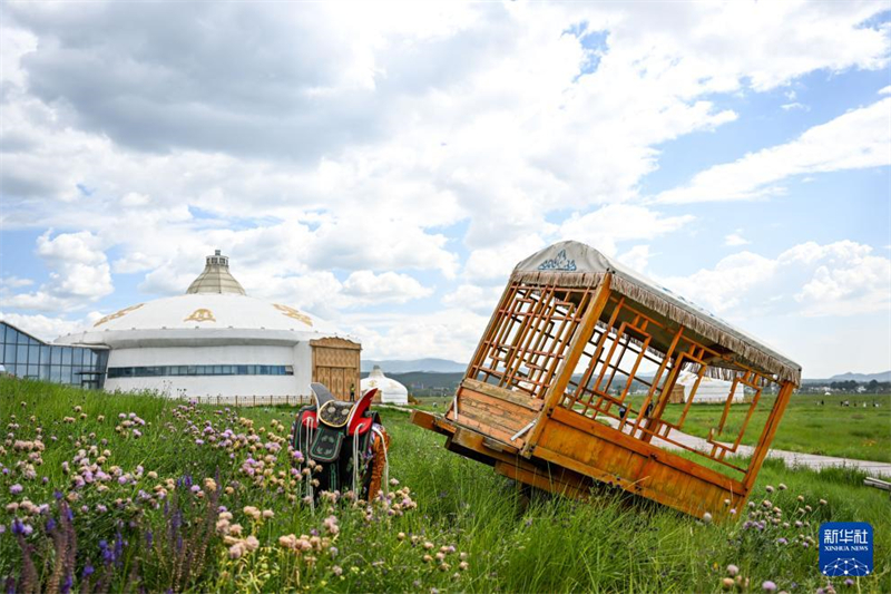 Hohhot: Chilechuan-Steppe zieht zahlreiche Touristen an