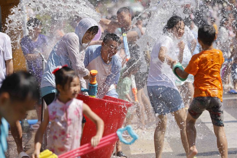 Sommerspa? mit Wasserdrachen