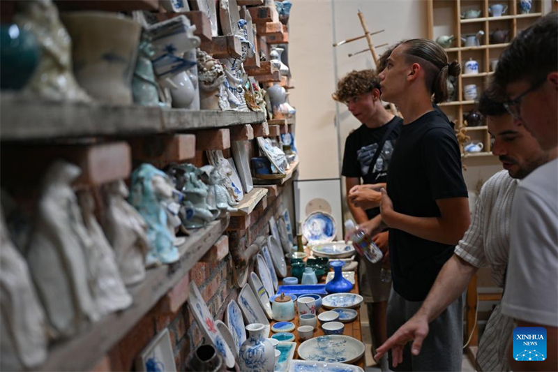 Deutsche Schüler genie?en Studienfahrt in Chinas Hainan