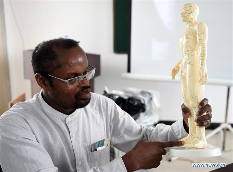 TCM-Arzt aus Mali im Einsatz für die Gesundheit der Bev?lkerung in China