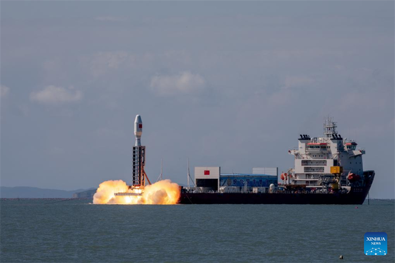 China bringt 8 Satelliten per Tr?gerrakete ins All