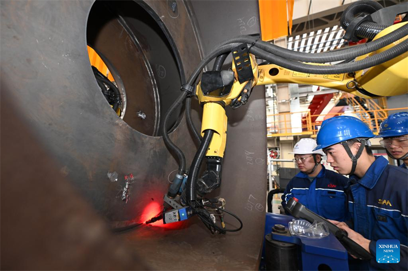 Chinas erste ?Smart Factory“ für Offshore-?l- und -Gasanlagen voll betriebsbereit