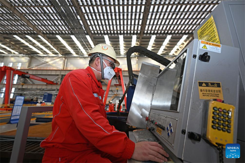 Chinas erste ?Smart Factory“ für Offshore-?l- und -Gasanlagen voll betriebsbereit