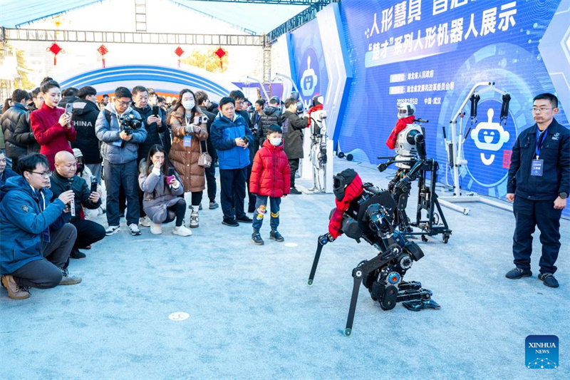 China pr?sentiert humanoide Roboter der ?Chucai“-Serie