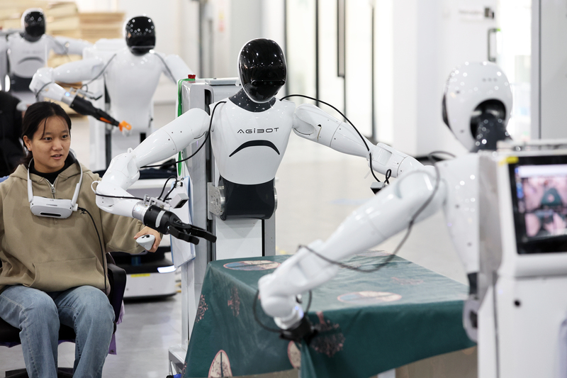 Shanghais erste Fabrik für humanoide Roboter beginnt mit Massenproduktion