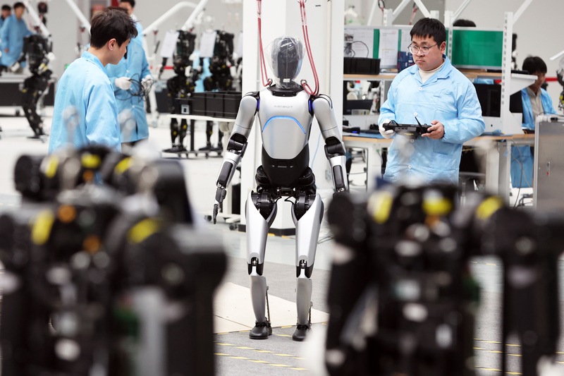 Shanghais erste Fabrik für humanoide Roboter beginnt mit Massenproduktion