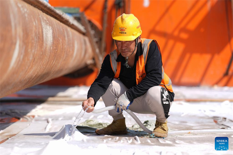 Taoyaomen Autobahn-Eisenbahnbrücke im Bau in Zhejiang