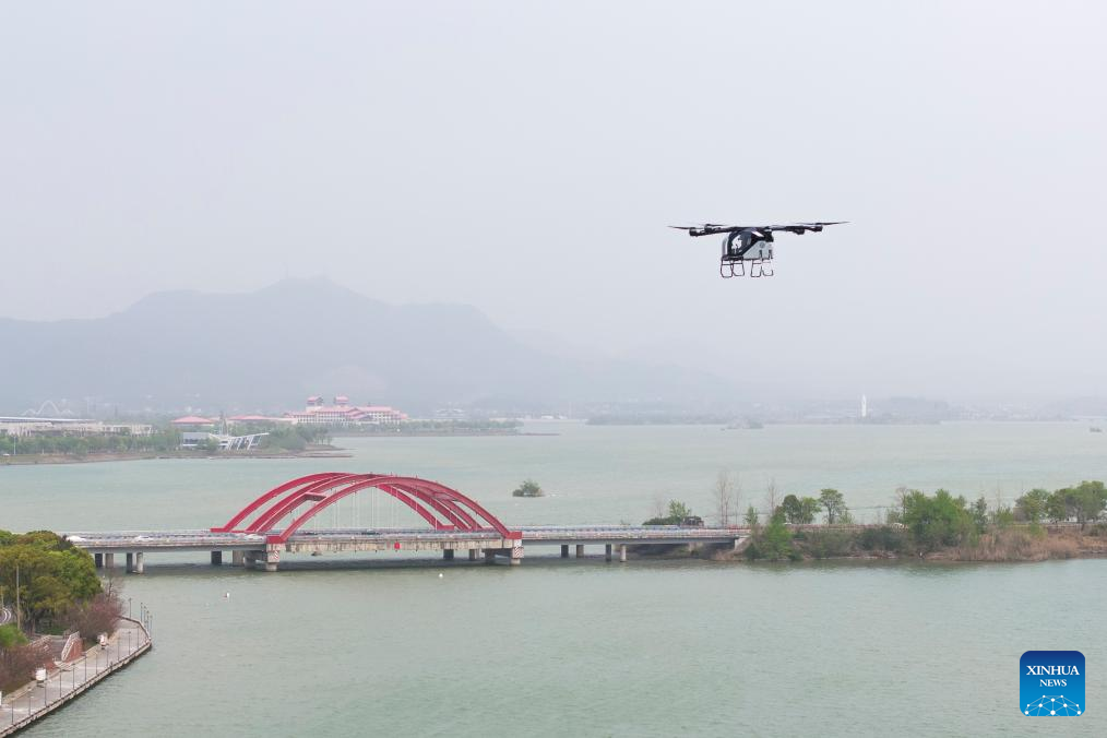 Fliegendes Auto von XPENG absolviert Testflug im zentralchinesischen Hunan