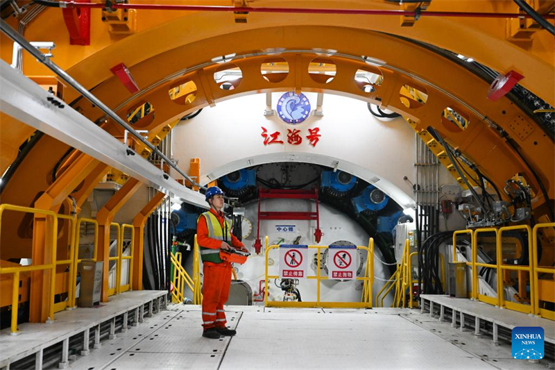 China pr?sentiert riesige Tunnelbohrmaschine für Jangtse-Projekt