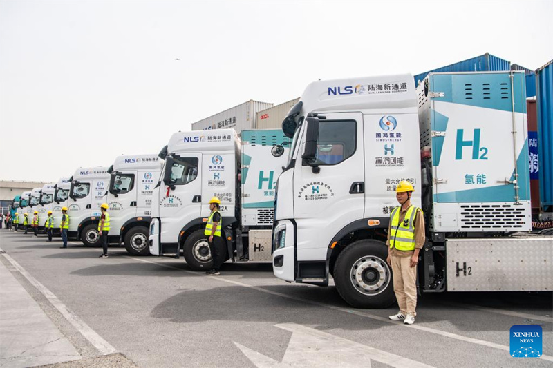 China startet erste überregionale Route für schwere Lkw mit Wasserstoff-Antrieb