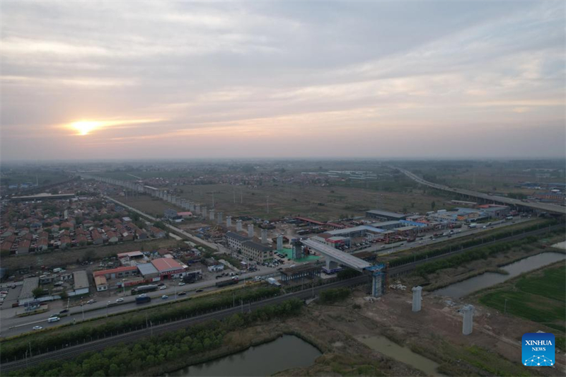 Drehbrücke der Intercity-Strecke Shijiazhuang-Hengshui-Cangzhou-Huanghua Hafen im Bau