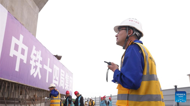 Drehbrücke der Intercity-Strecke Shijiazhuang-Hengshui-Cangzhou-Huanghua Hafen im Bau