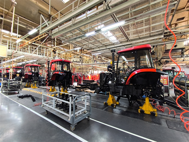 China YTO: Alle drei Minuten l?uft ein Traktor vom Band