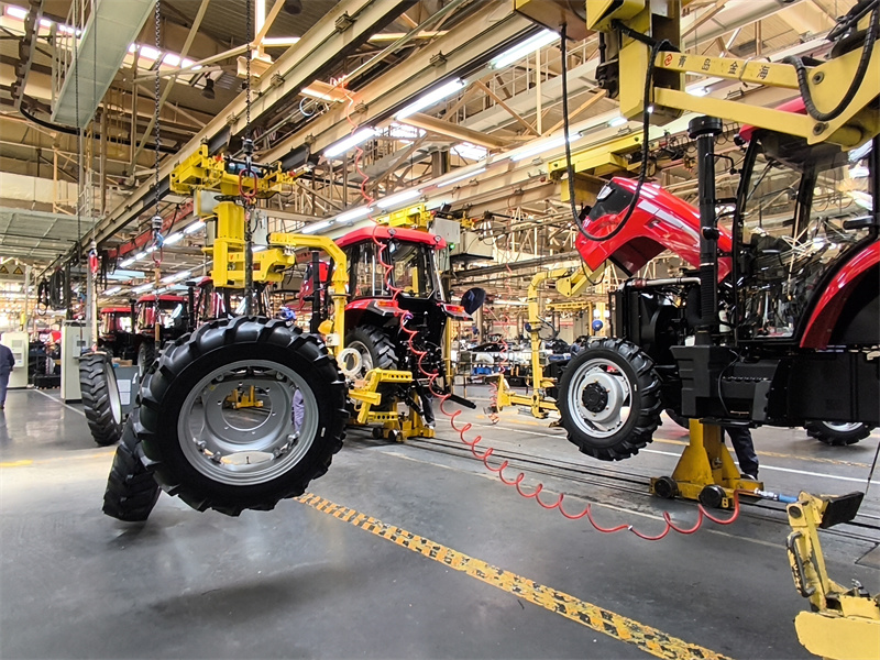 China YTO: Alle drei Minuten l?uft ein Traktor vom Band