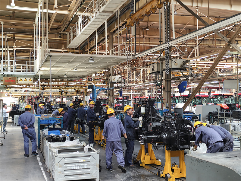 China YTO: Alle drei Minuten l?uft ein Traktor vom Band