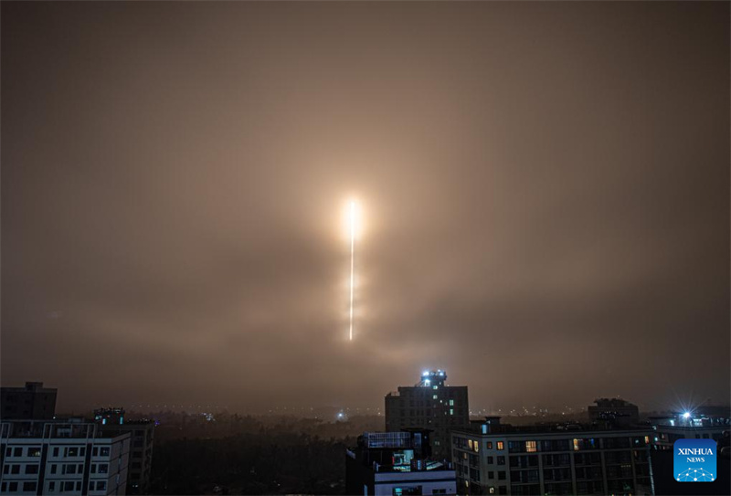 China schickt erfolgreich eine Satellitengruppe für Internet-Anwendungen ins All