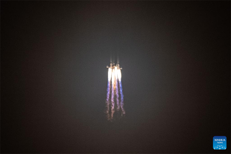 China schickt erfolgreich eine Satellitengruppe für Internet-Anwendungen ins All