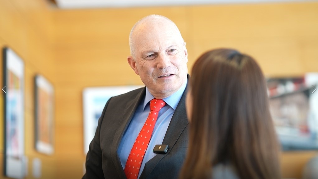 Schweizer Botschafter in Beijing findet viele Innovationen in China sehr beeindruckend